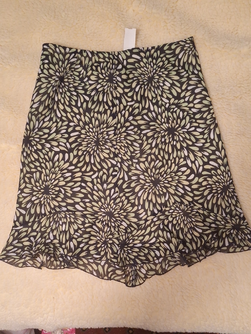 WORTHINGTON Light Green/Pink Floral Petite Skirt with Black Trim - Picture 3 of 13